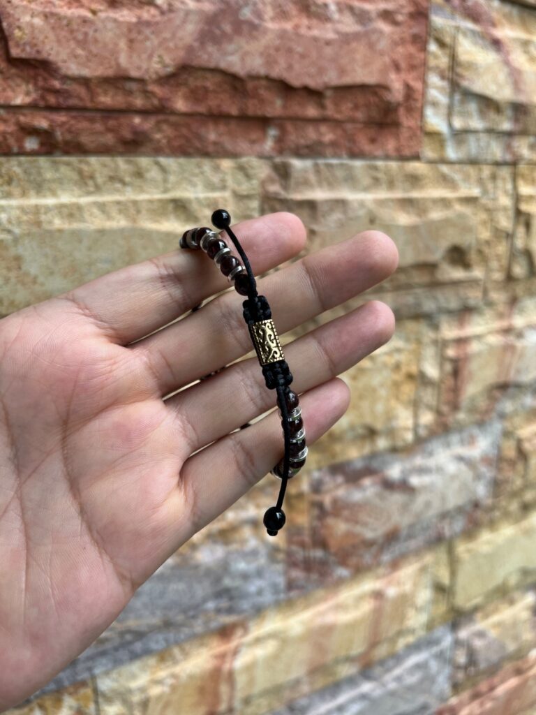 XIBAL HUAYRA · pieza de la Casa Obsidian Wristband