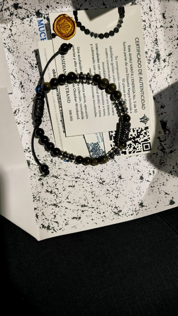 AHAU VANTA · pieza de la Casa Obsidian Wristband